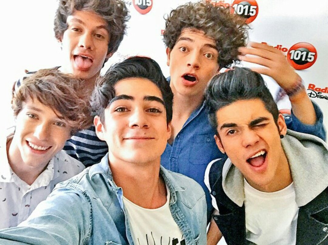 sunsetyeonnie's tweet photo. @CD9 🍍

#BryanMouqueTrendy #CD9 #Coders #KCAMexico https://t.co/xyh9vzTLiT