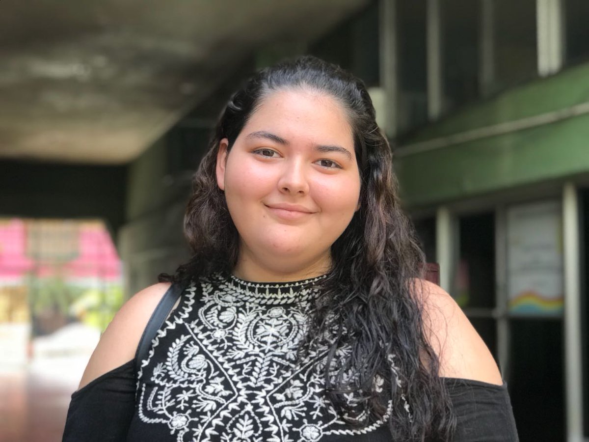HoyMismoTSI's tweet photo. #HoyMismo   #LoPositivo Génesis Rivera de 19 años de edad escribió su segundo libro en internet Mrs. and Mr Pranks y alcanzó 10 millones de lecturas provocando que una editorial española comprara los Derechos. https://t.co/hXIMsMB1aE