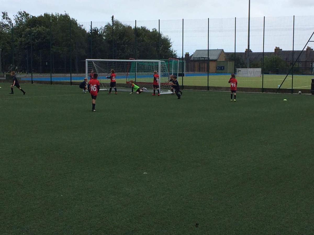 DundeeFCAcademy's tweet photo. Some action shots from tonight’s game @dundee_juniors
#weedees https://t.co/mFF28SlHj4
