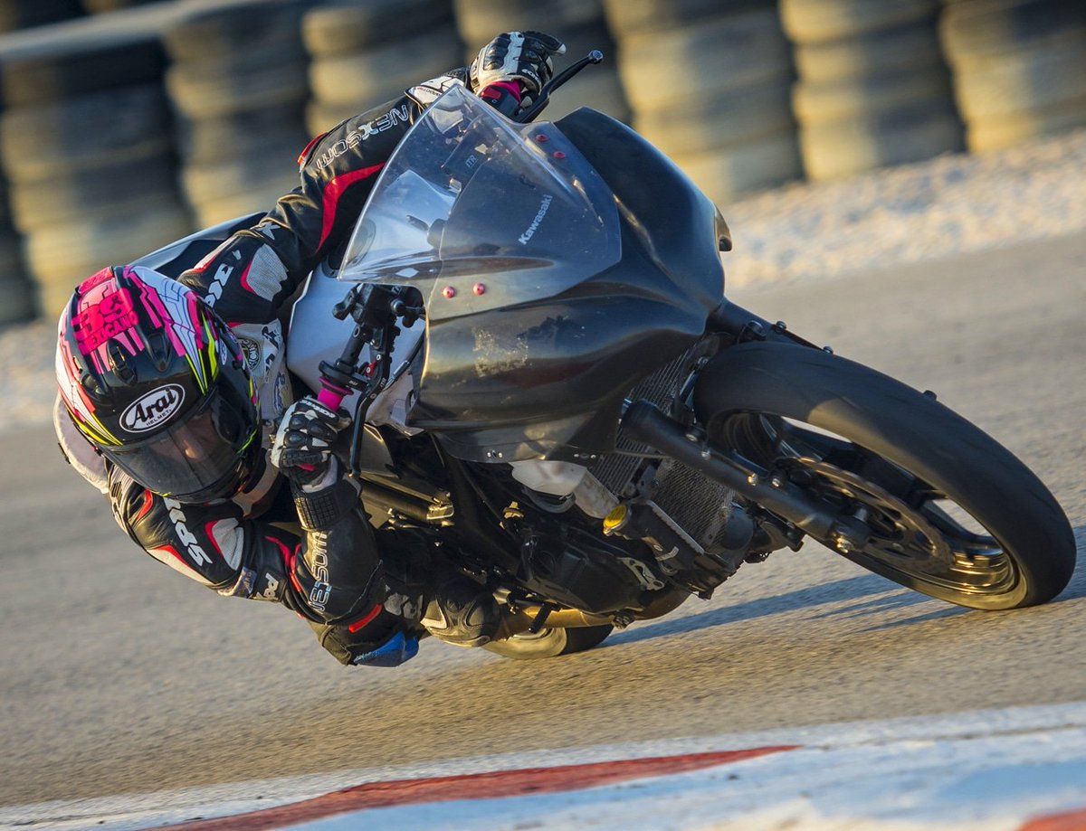AnaCarrasco_22's tweet photo. ¡Aquí no se para! ¡Seguimos trabajando y preparando el final de temporada con muchas ganas!✊ 

Here we don't stop! We continue working and preparing the last races of the season with a lot of desire!✊ 
#pinkwarrior https://t.co/KNkRXAnxkq