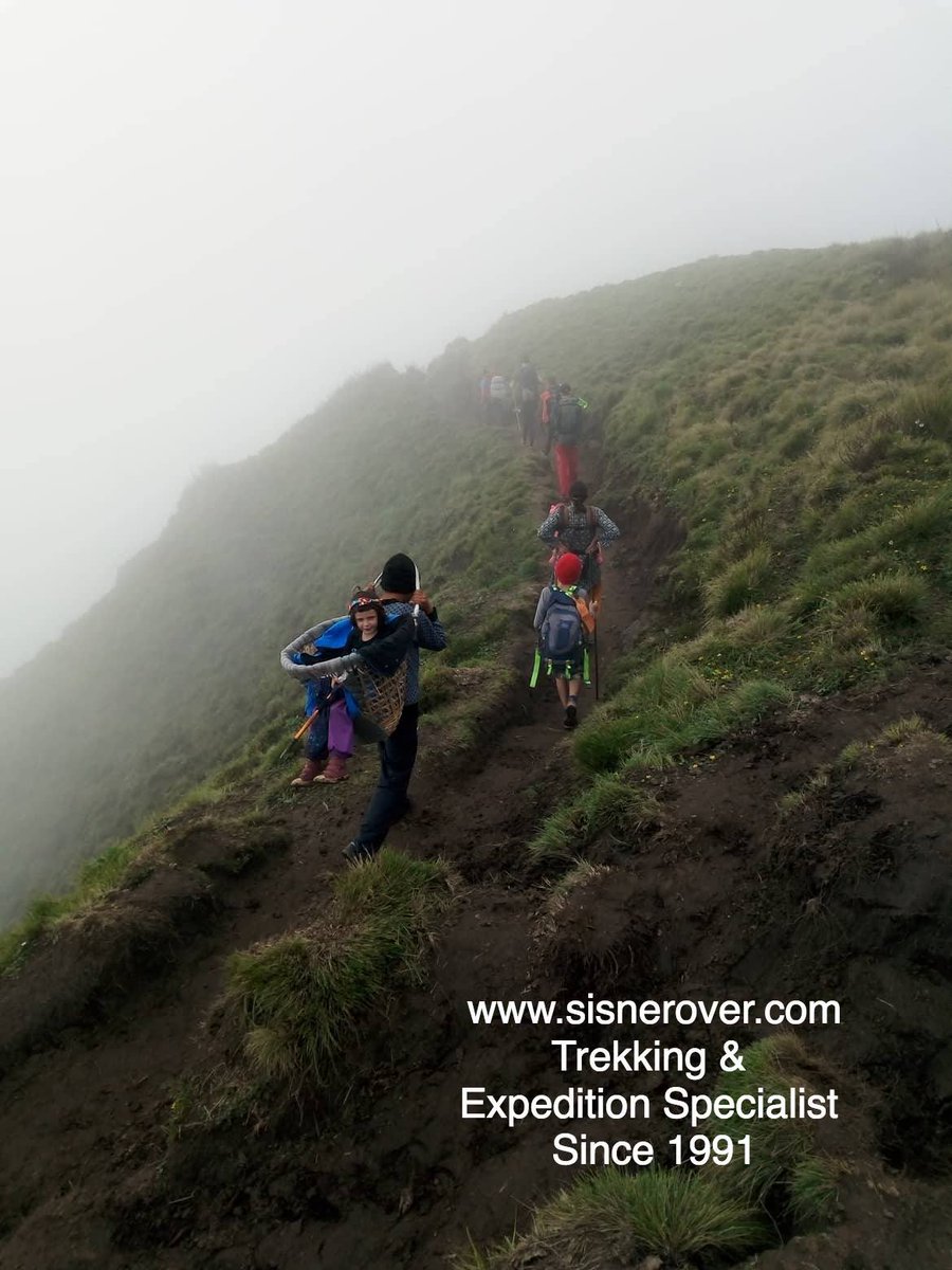 During Mardi Himal Trek.
Email us: info@sisnerover.com sisnerover.com/tours/mardi-hi…
#trekking in #nepal #annapurna #himalayas #mountains #familytrek #hiking