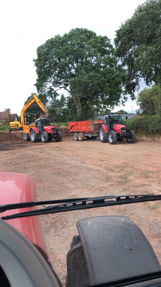 slaterthefarmer's tweet photo. Lugging soil #jcb #js130 #masseyferguson #6280powercontrol #6480dyna6 #7490dynaVT https://t.co/PKeE8KakAc