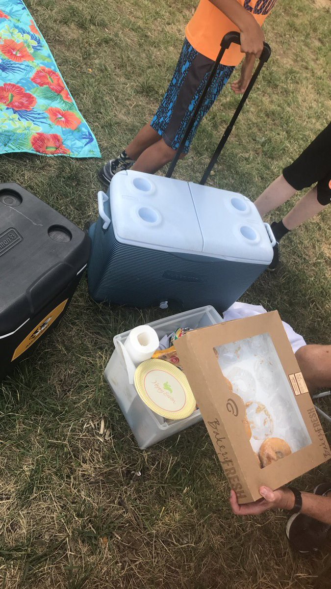Valentine_3rdGr's tweet photo. Having our own picnic at Worlds of Fun! @AliWhite01 #FultonProud #SSBingo https://t.co/q1sIhfnf9S