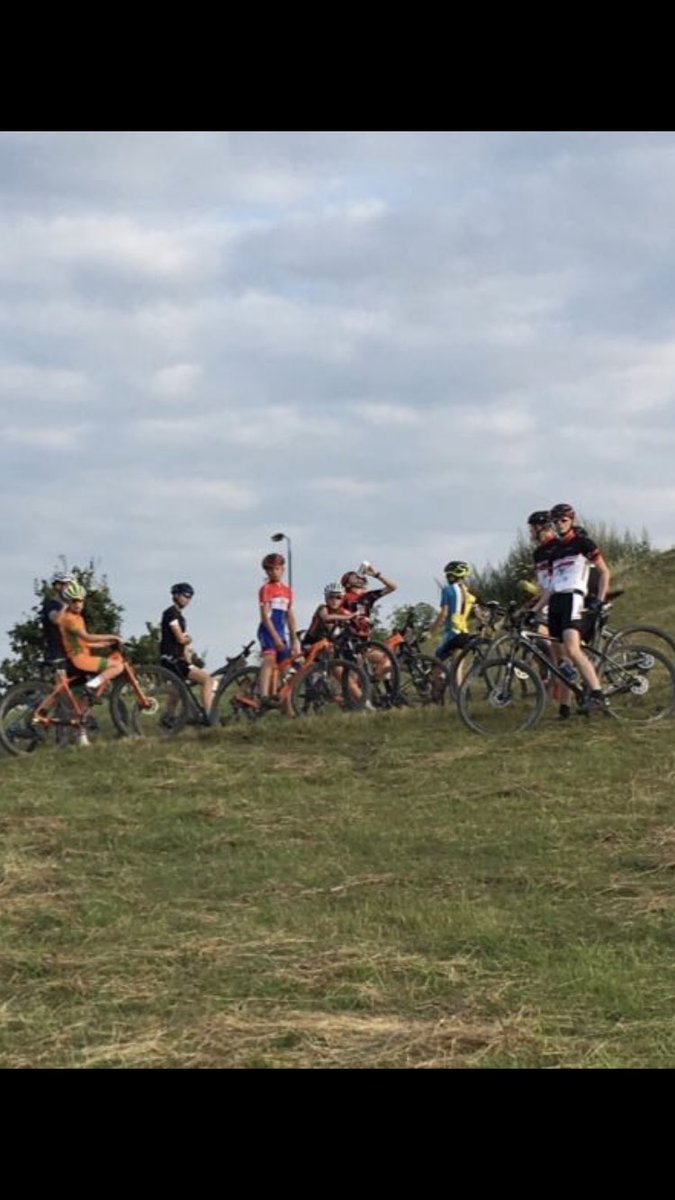 robertjhuisman's tweet photo. Heerlijk om met zeer gemotiveerde mtb jeugd te trainen ! https://t.co/mWzLgi5xzq