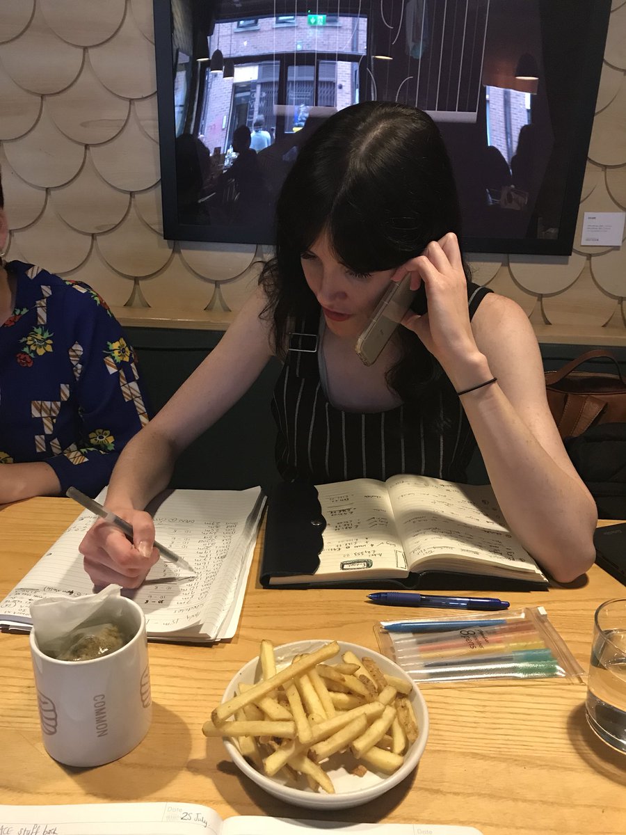 RedBobbleArts's tweet photo. We meet in bars. We meet in cars. 💪🏻Lovely meet up talking all things #ifishouldfall Kel doing her best #hilarydevey 😂 #nooffice #theatre #workinggirls #womenintheatre #newplay #freelance #warplay #wecandothis 🙏🏻 https://t.co/GSlT1InTcv