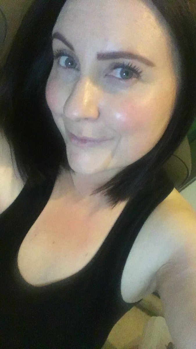 heartofgold81's tweet photo. This is the face of someone who rushed to get ready for work and then remembered that she starts an hour later than usual today 😩👍🏻😂 #selfie #HeyWednesday https://t.co/FSl7dkLZP8