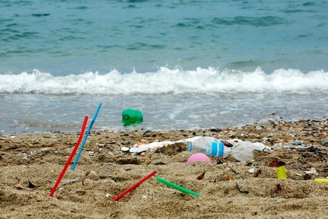 FSologists_AK's tweet image. This podcast talks about how some big businesses are working to reduce #ocean plastic #pollution
newsdeeply.com/oceans/communi…
@newsdeeply #garbagepatch