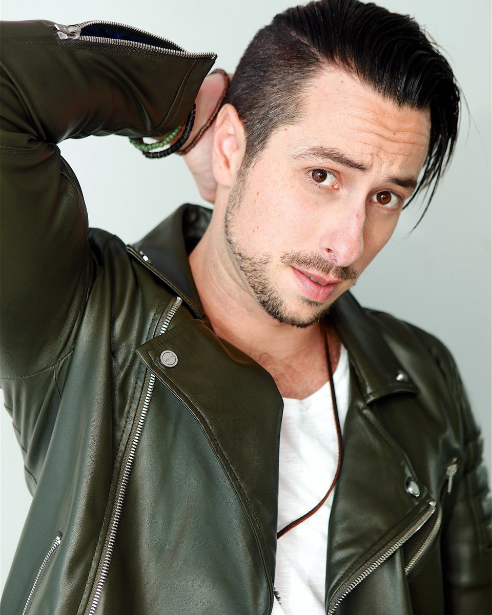 KyleCStyles's tweet photo. Client and resident bad boy Nick Bernardi, who’s playing Tony Manero in Saturday Night Fever at Fox Theatre Redwood City this August! @FoxtheatreRWC @BBBayTheatre 

📸: @ItsPaulGregory #actor #actorslife #stylist #branding #theatre https://t.co/lf41txTFGB