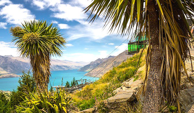 _TheTravelLane's tweet photo. No money? No problem. You don't have to be a prince to #traveltheworld, so don't let being a pauper stop you. Here are some #moneysaving tips from #NomadicMatt: https://t.co/G1nfdMD4zL #506iv #thesis https://t.co/t3cMhWgLjf