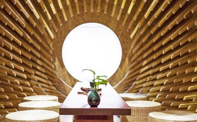 ¿Qué harías con 999 palos de madera? En este caso una habitación para tomar el ... bit.ly/2KewTnG