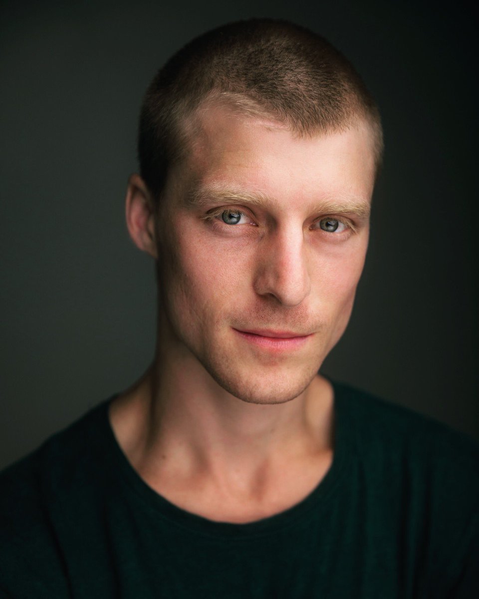 batesland1's tweet photo. Look into my eyes and you will see the inner most me... @ThomasBrunot https://t.co/n3HkeYHQNG