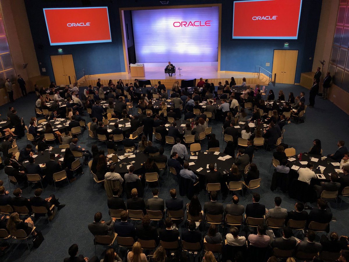 MarkVHurd's tweet photo. We want the best talent at @Oracle and we invest in it. Welcoming 160 examples of that commitment today at HQ as the latest #ClassOf members start their careers. https://t.co/3iPad3CkE2