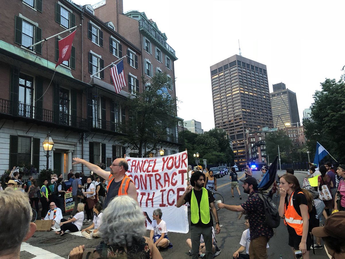 Yes ICE should be abolished! Students from Northeastern University are taken action! #abolishice #endwaronimmagrants #nomoreiceplease #humanrights #notinmycity