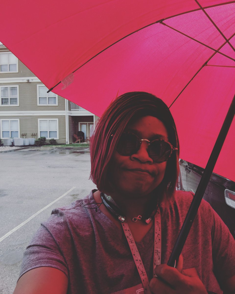 WeightlessOne's tweet image. Dedication=walking in the rain to the gym to go work out #sofitneverquit