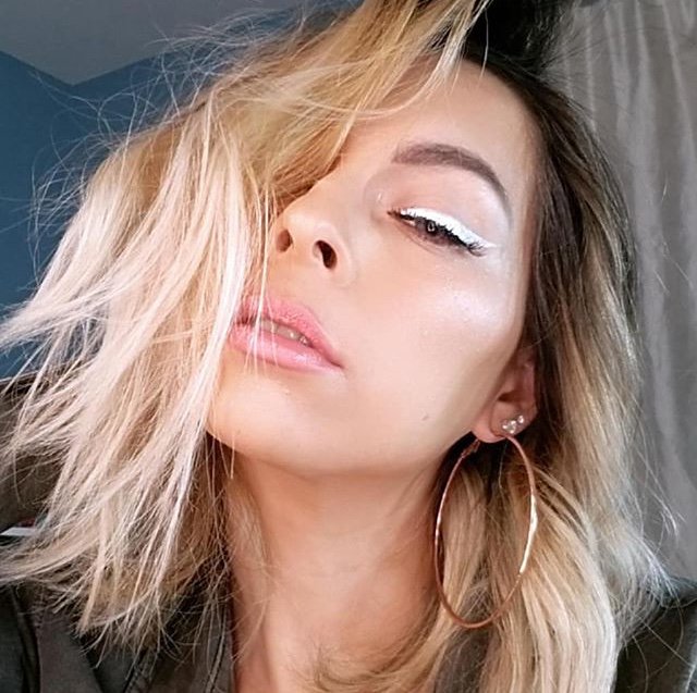 We are loving @lyds_makeupAll &amp; all this volume 😁😁 @prestige_us white eyeliner  #prestigecosmetics #eyeliners #prestigebeauties #love.
#photooftheday.#beautiful.#tbt. #mua #makeup #makeupartist #makeupbylyds #pro #proartist #promua  #photos @prestige_us white eyeliner ."