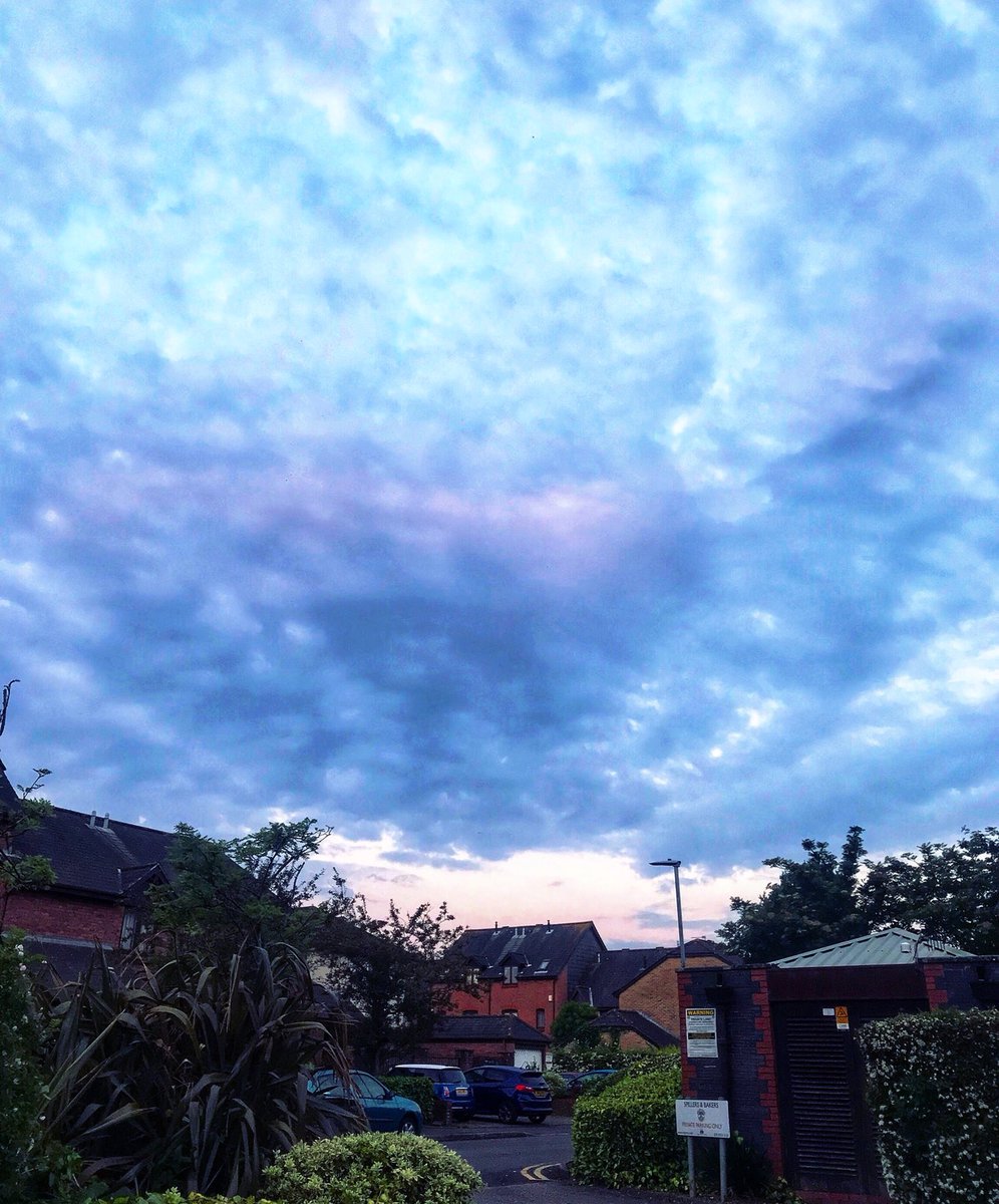 priscean's tweet image. Find what fuels you.
Live there! Grow there! Love there!
#calminchaos #cloudyskies #rmdrake
.
.
.
#thecreativiteaffair #unfoldyourjourney #blueinmyframe #bluesky💙 #cloudyskies #agameoftones #tonesbox #brightdaysahead #thisiscardiff #cardiffbay #cardifflife #wizardsoftones