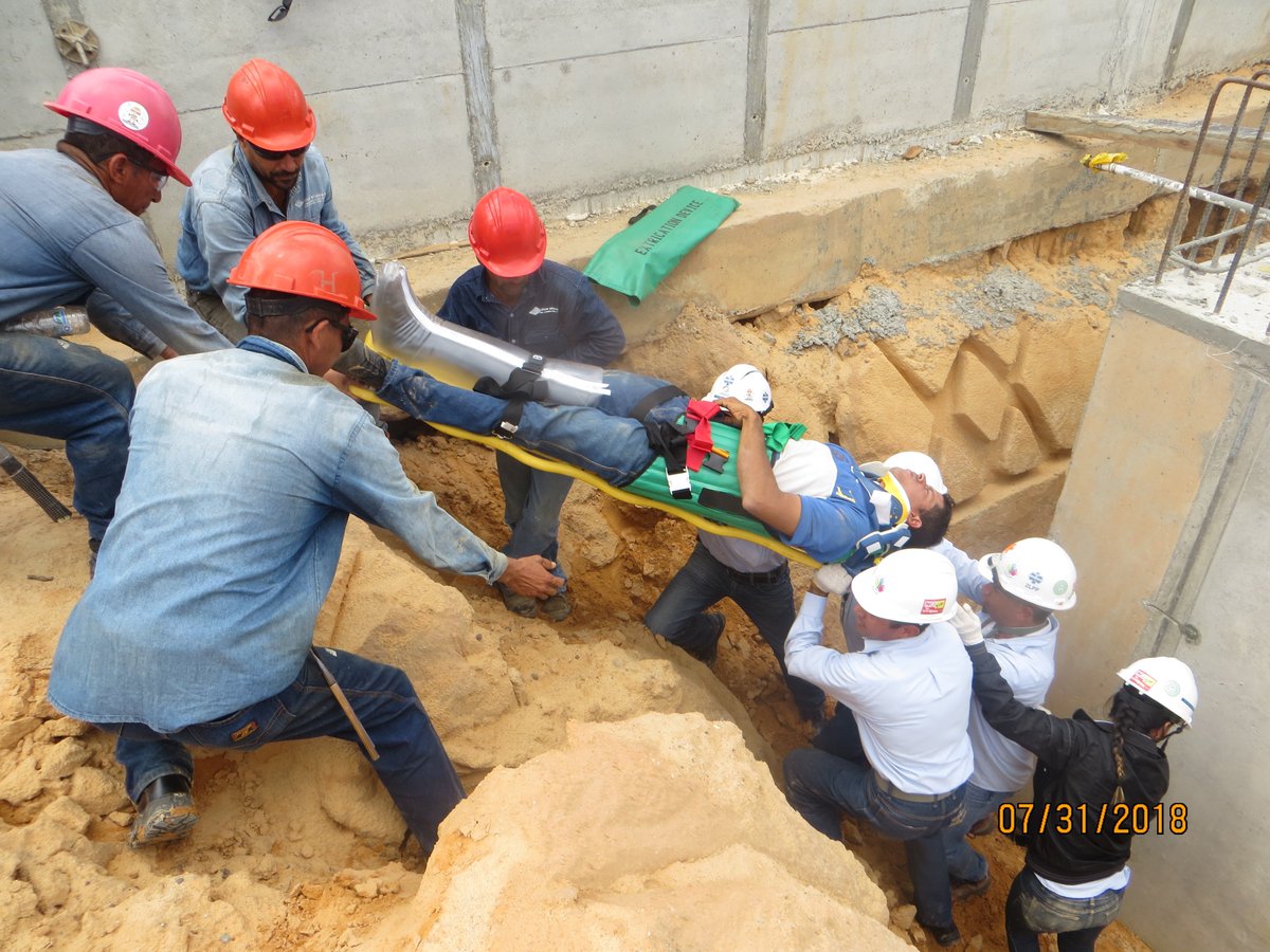 MccPlantaPellas's tweet photo. |#Simulacro | #31Jul | Con éxito se cierra el Mes de Julio con un Simulacro de Emergencia dentro de la obra en construcción de la #2LPP en #FMO bajo la dirección de los obreros y Tecnicos Seguridad Industrial de #MCC #VEPICA Y #ALIVASTUMP #SEGUIMOSAVANZANDO #CeroAccidentes https://t.co/XKGX3NOHGf