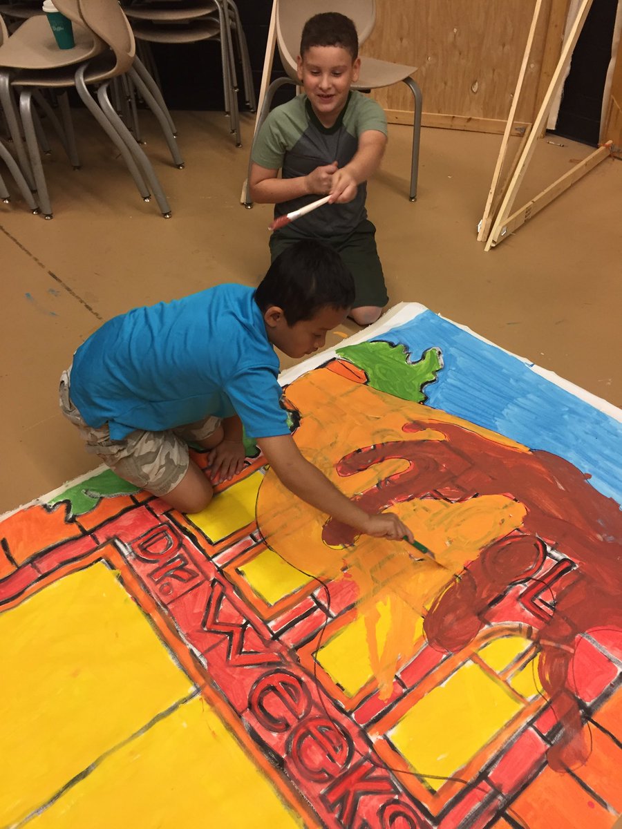 EnrichmentWeeks's tweet image. Covering Dr. Weeks Elementary with pancakes and syrup. Working hard to build sets for our performance of Cloudy with a Chance of Meatballs. #scsdliteracy #SCSDEnrichment #DrWeeksSCSD