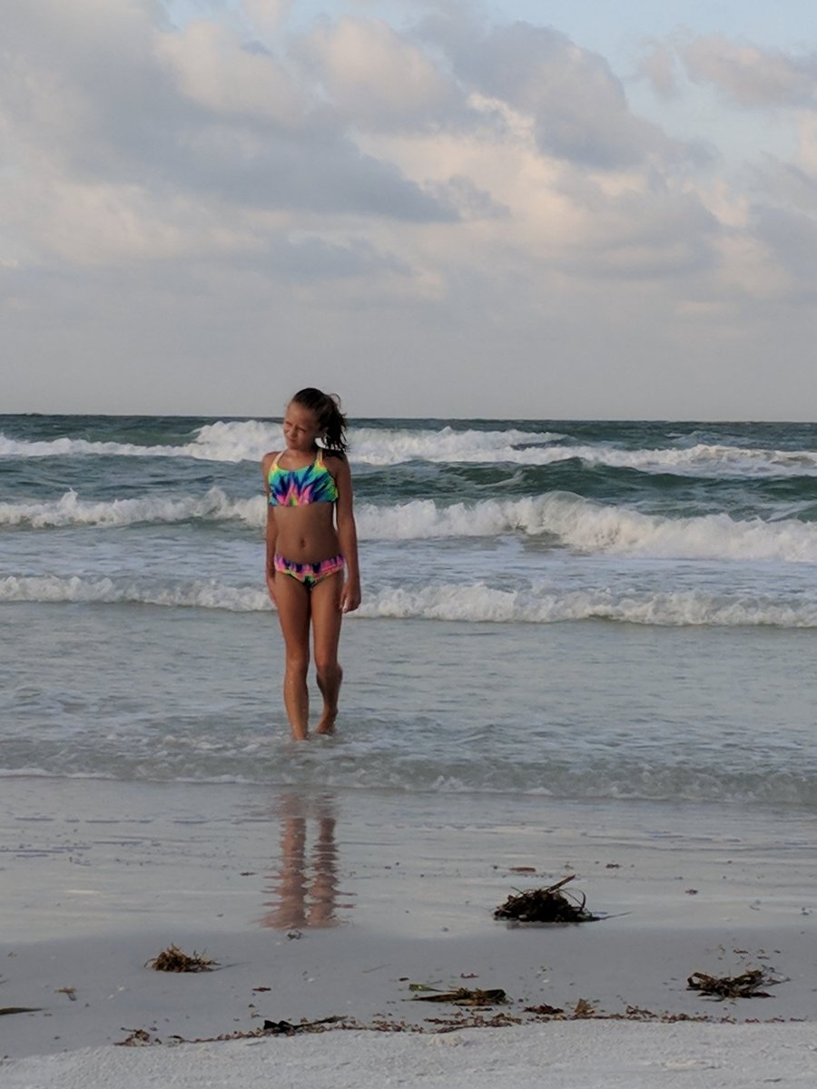 LuckyAlice1982's tweet photo. Playing on the beach in Florida https://t.co/9yIm41d5NR