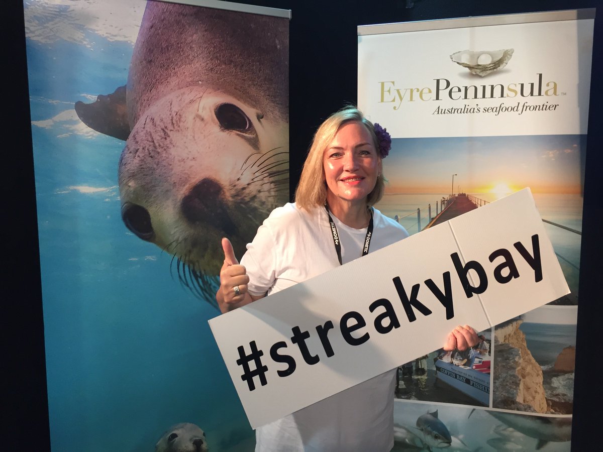 dois_Streaky's tweet photo. Love Streaky Bay &amp; the Far West Coast!!  Big blue sky, deep blue ocean, wrapped by spectacular landscapes. Come meet the locals, you won't be disappointed! #Far_West_Coast #Streaky_Bay #Ocean_Front_Accommodation #Heaven_on_earth https://t.co/nRj5ZtEvQv