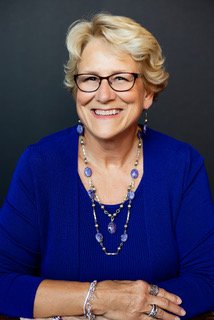 ATHENAVOS's tweet image. "In this newsletter, we meet Dr. Kristine Quade, Chair-Elect of the ATHENA International Board." Read more &amp;gt; bit.ly/2M7IMxJ | @ATHENAleaders #ATHENAAZ #ArizonaWomen #ATHENALeaders