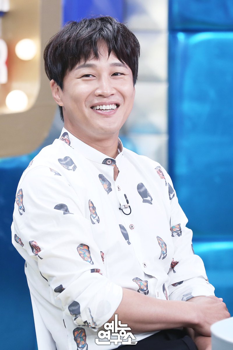 MBC_entertain's tweet image. 라스의 비주얼 센터는 나야나🤟
얼굴 뜯어먹는 소리 하네 특집!
#라디오스타 (수) 밤11시 10분
#차태현 #MC촤 #촤랑둥이