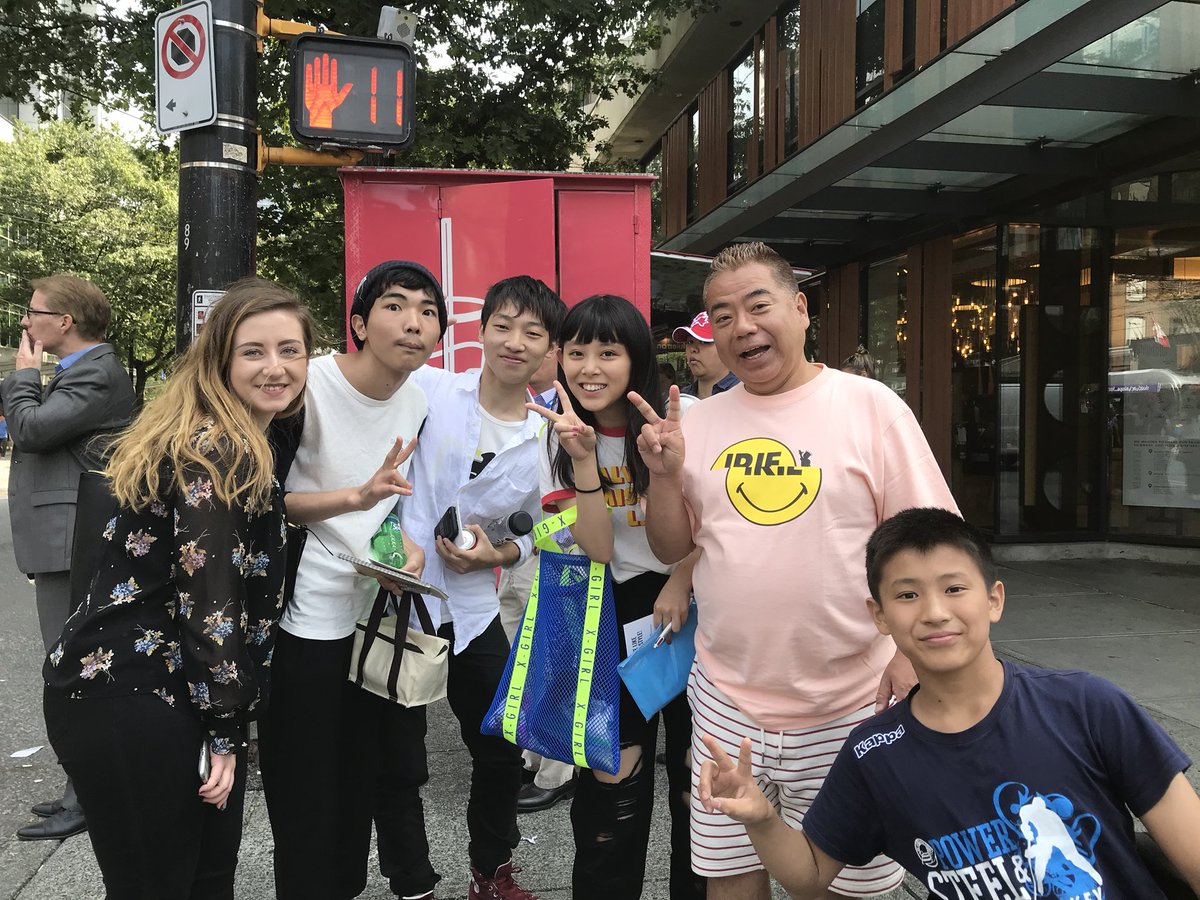 今VFWでは2週間程職場体験として高校生が来ています！今日スナップ写真を撮りに街を歩いていたところなんと‼︎この方に遭遇したとのこと😳💕

#vfw #vancouver #japanesecelebrity #出川哲朗 #24時間テレビ #kindness