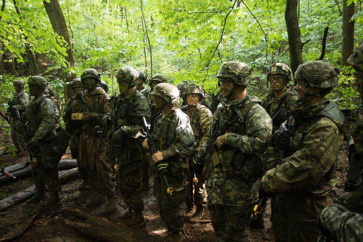 ArmyROTC's tweet image. 10th Regiment, Advanced Camp Cadets conducted STX lanes today at Ft. Knox!
Photos by: Haley Brown
See more at: bit.ly/2LSugNl
#CadetCommand #CST2018 #CadetSummerTraining #ArmyROTC #Cadets #ROTCcadets