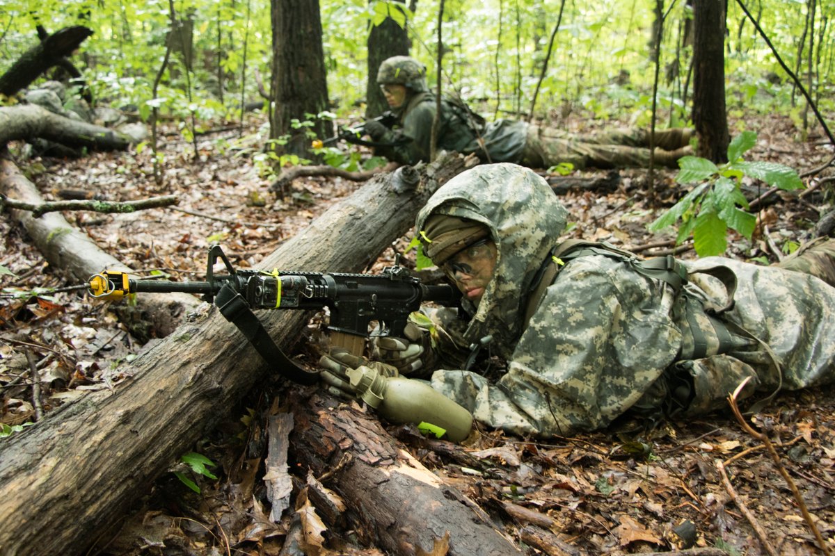 ArmyROTC's tweet image. 10th Regiment, Advanced Camp Cadets conducted STX lanes today at Ft. Knox!
Photos by: Haley Brown
See more at: bit.ly/2LSugNl
#CadetCommand #CST2018 #CadetSummerTraining #ArmyROTC #Cadets #ROTCcadets