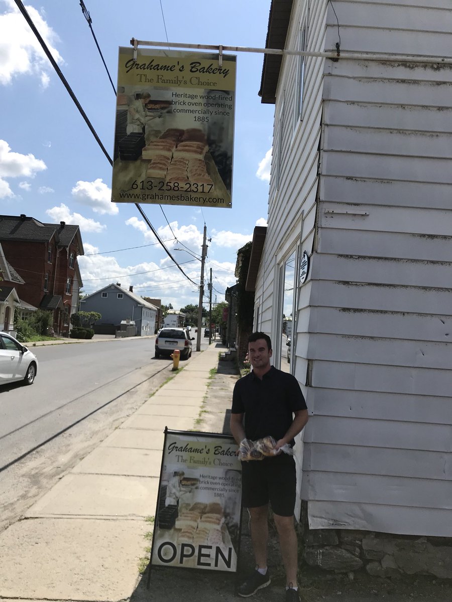 downtown_305's tweet photo. Wouldn’t be a trip to Kemptville without a visit to Grahame’s Bakery https://t.co/COHl9VBMeZ