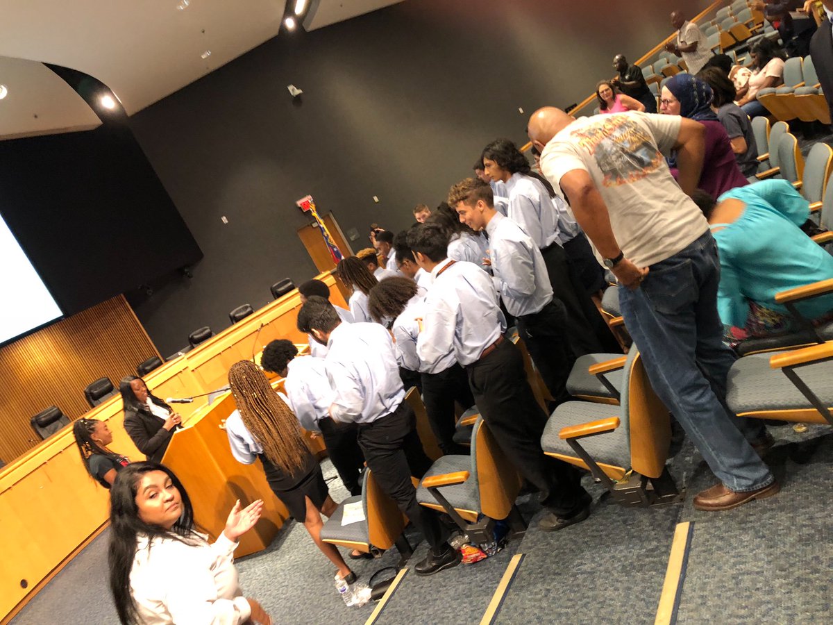 LOVEROLLSINC's tweet photo. Today, I was honored to speak to the movers and shakers of our generation.  This year’s class of the Gwinnett Youth Commission is prepared to make changes in their community and I am so excited to see what they do!  @GwinnettDaily  #LOVEROLLS!  #GWINNETTISGREAT! https://t.co/Qi4szuSi2W