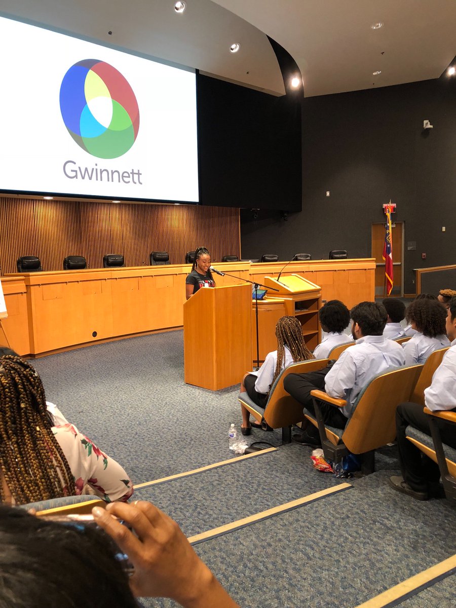 LOVEROLLSINC's tweet photo. Today, I was honored to speak to the movers and shakers of our generation.  This year’s class of the Gwinnett Youth Commission is prepared to make changes in their community and I am so excited to see what they do!  @GwinnettDaily  #LOVEROLLS!  #GWINNETTISGREAT! https://t.co/Qi4szuSi2W