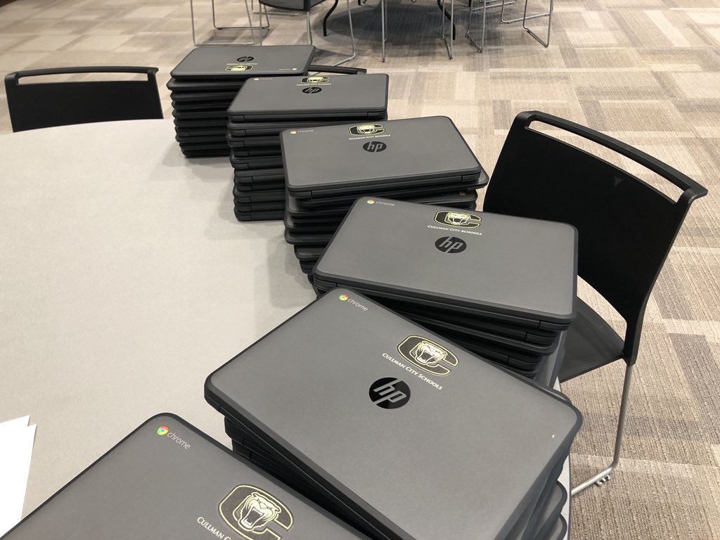 AlabamaTechie's tweet photo. Time is quickly approaching for rolling out new #Chromebooks to @CullmanMiddle students. Thankful for my tech staff who helped prepare these devices for a smooth distribution! #Gafe #GoogleEdu @CullmanSuper https://t.co/jJd6YXWXXB