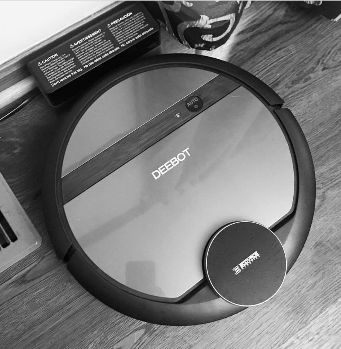 DEEBOT_LIFE's tweet photo. So glad you love 💕 your new Deebot #lori.mohr 
.
.
.
.
.
#smarthome #deebotlife https://t.co/bsDAA2E989