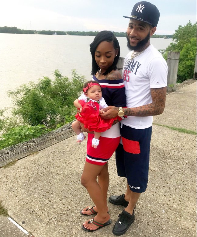 IG: @Ashley.Brion@_ashleybrionne_
1+1= 3 👨‍👩‍👧❣️🔐

#cuteblackbaby #warmfamily #happycouple