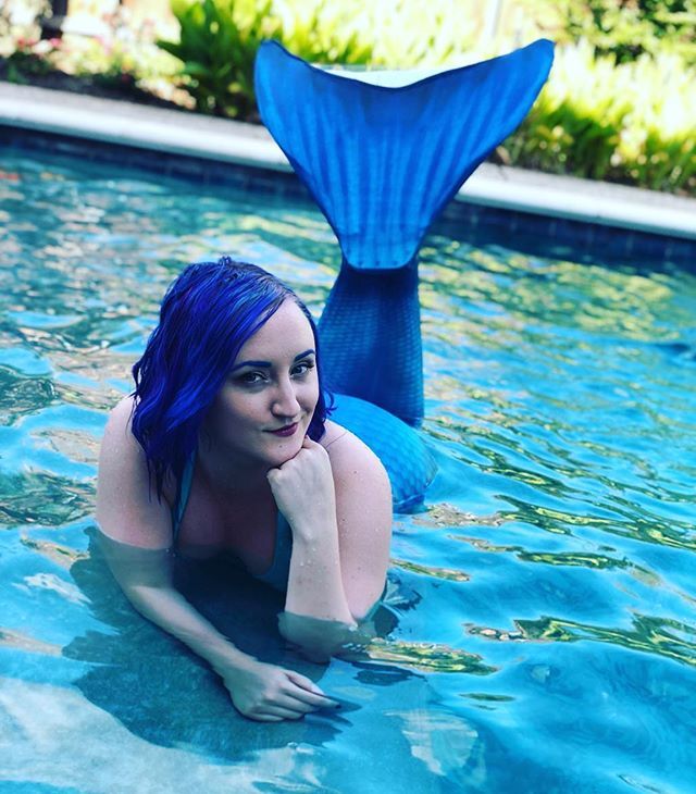 LSLCouturier's tweet image. Sometimes, I’m a #mermaid! #bluehairdontcare #bluebrows #castlecorsetry ift.tt/2MaNue9