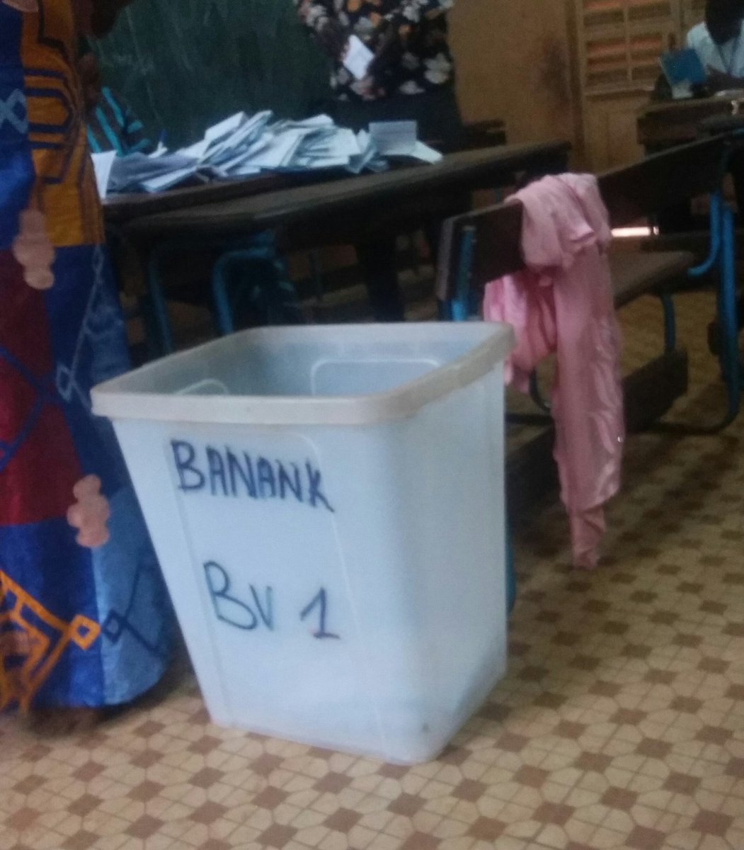 misslionne24's tweet image. Aidez moi S.V.P à faire la liste , en tant que première Dame de la république démocratique de Facebook du Mali, je voudrais échanger certains Maliens contre des sacs de riz 😷😔.
Honnêteté intellectuelle ça existe vraiment ? 

#électiongate