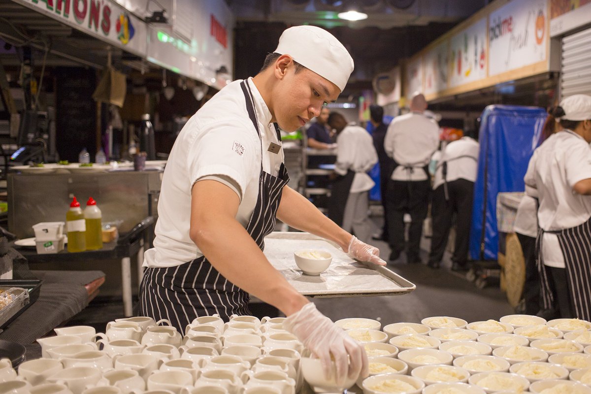 tafesa's tweet photo. Happy news: @thebigissue broke a record over the weekend - their Big Lunch raised an incredible $27,000! We were proud to be part of the event, supplying artisan bread &amp; cheese. Here's #TAFESA lecturer Jon McKeigue &amp; students helping in the preparation &amp; service. Big thumbs up! https://t.co/cWmh7Sl6oI