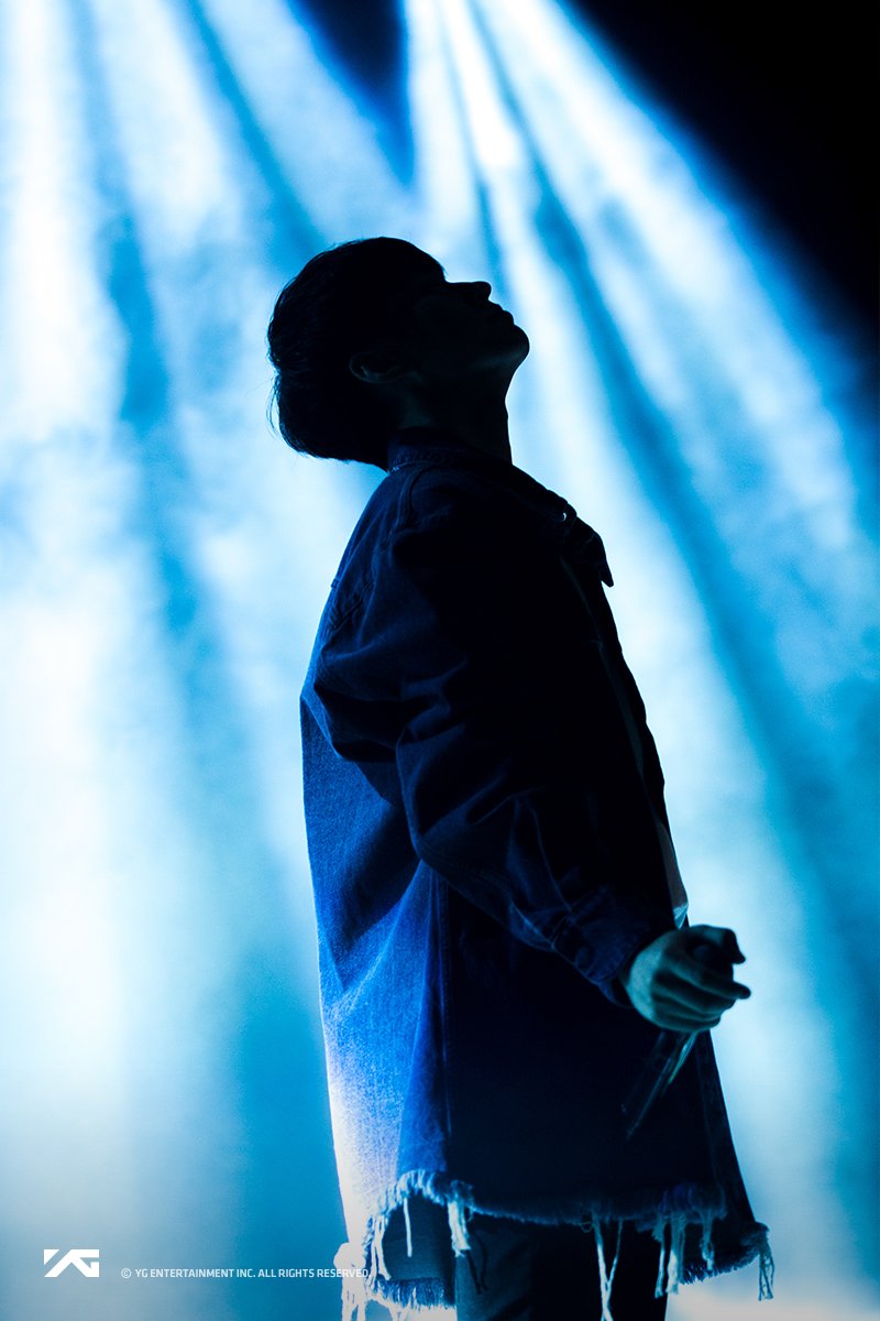 ygent_official's tweet photo. #EPIKHIGH CONCERT '현재상영중(NOW PLAYING) 2018' the 2nd week

more photos 👉🏻 https://t.co/yxGPv6SSAG

 #에픽하이 #에픽하이소극장콘서트 #현재상영중 #현재상영중2018 #YG https://t.co/2gODuncH0l
