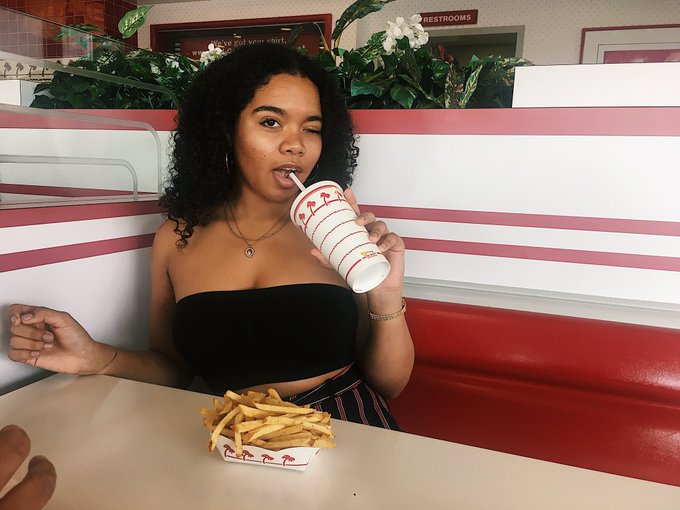 i came for the FRIES https://t.co/Dkq4N5NDja<a href="/tag/denimday2020"class="tags"><span>#denimday2020</span></a>