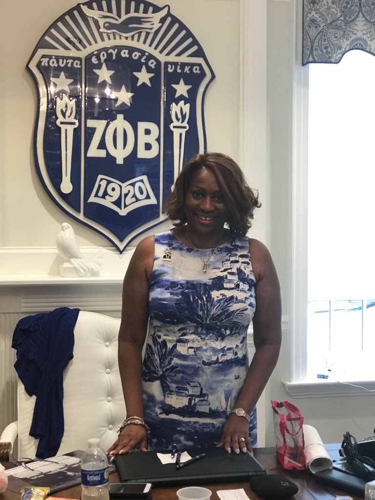 ZetaOnFIRE's tweet photo. First day at HQ yesterday #nowletswork #MissionPossible #zetaphibeta 💙💙💙💙💙 https://t.co/SkzQ3MiIM5