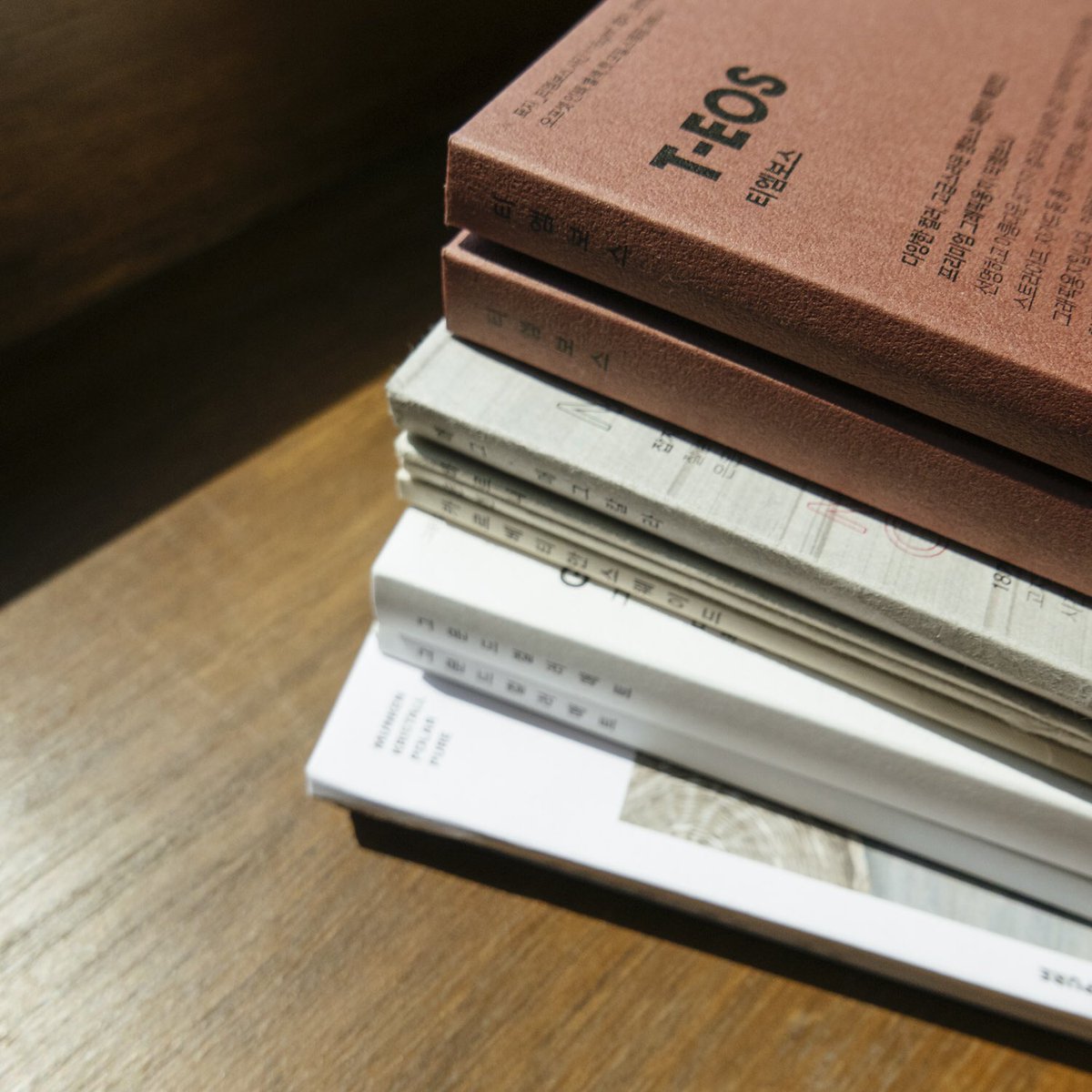 BindSomething's tweet image. 질 좋은 종이로 구성 된 ‘paper kit’를 기획 중입니다. 8월 중 만나보실 수 있습니다! 🍋 #bindsomething #new