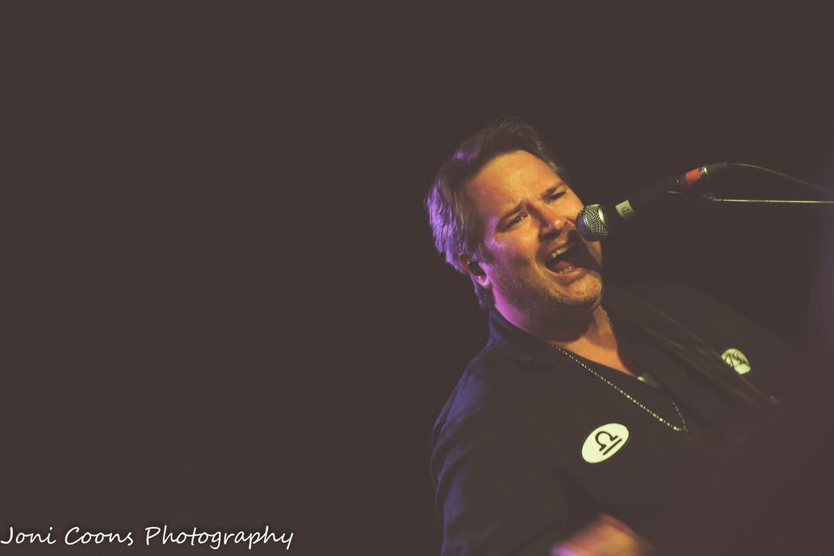 Divababie's tweet image. Due to tall people standing in front of me I didn’t get many pics but here are my top three of @TheBoxmasters    @BoxmasterJD #boxmasters