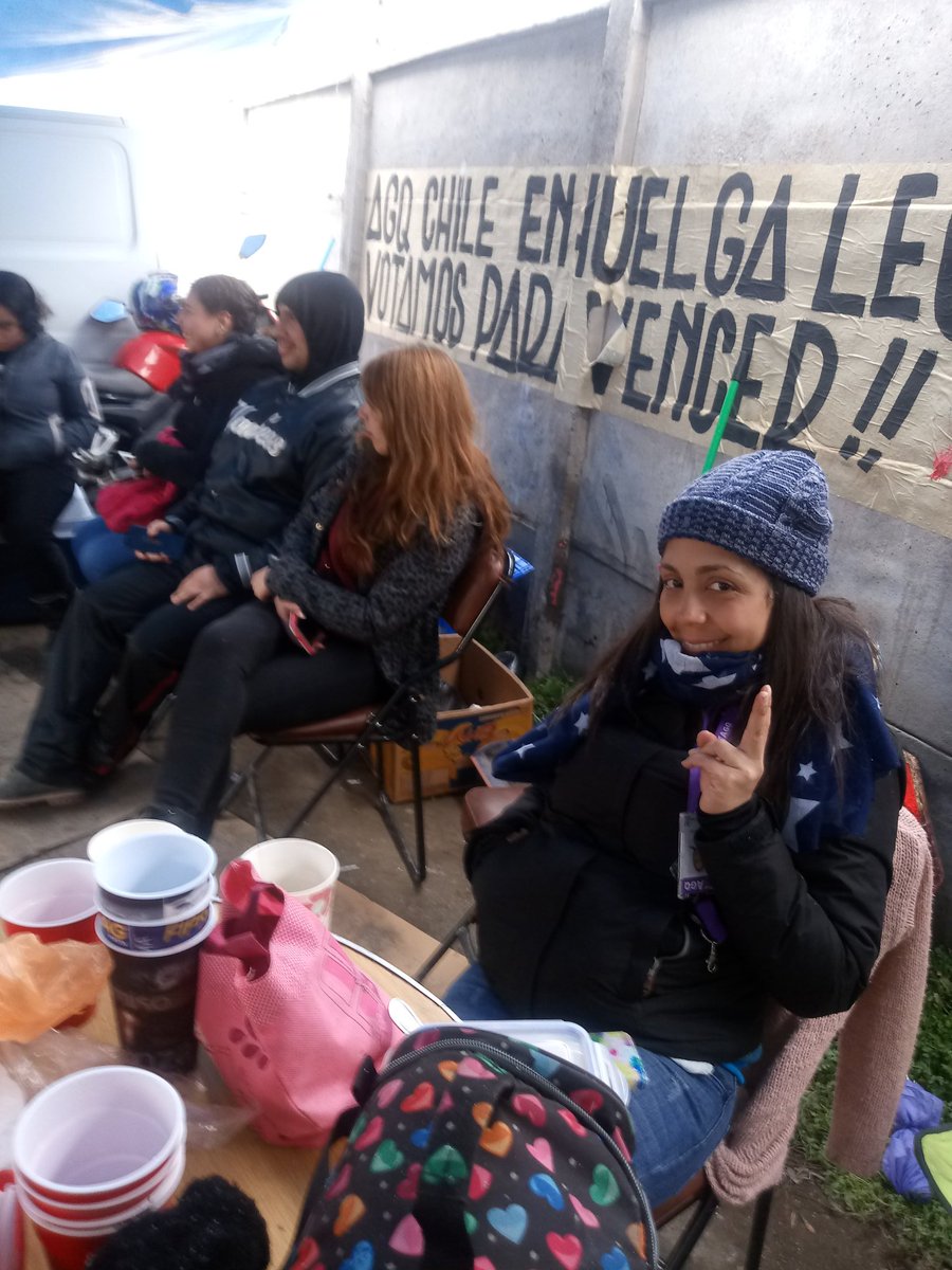 Laollasindical's tweet photo. Toda Nuestra Solidaridad con el Sindicato De empresa Agq Chile que también están en huelga @CentralClasista @CIUSchile @Sindical_cl @HuelgaChile_cl @Izquierda_Tuit @chileconvoca @PiensaPrensa @gmobastias @memozolyz @rsumen @asambleapop @rvfradiopopular @cronicaroja1 @GarcMarco https://t.co/ti1bdBwnzH