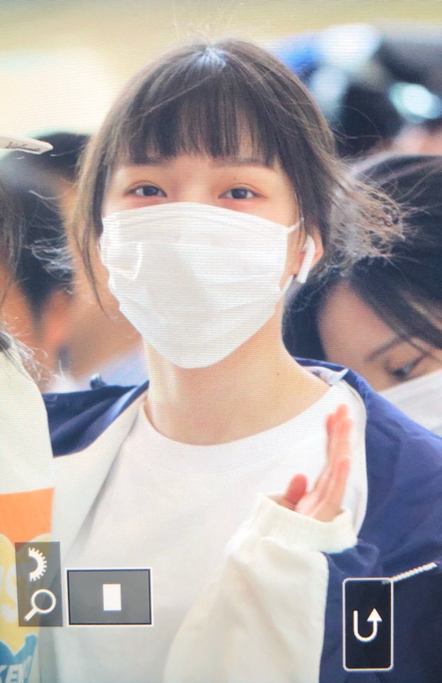 180801 김포공항 출국 프리뷰
#여자친구 #예린 #GFRIEND #YERIN

잘 다녀와 ㅎㅎ