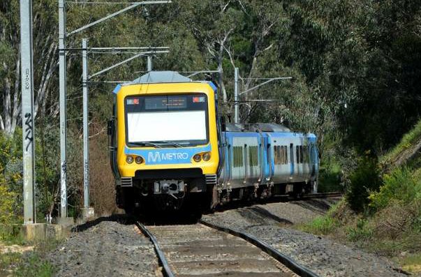 <a href="/DanielAndrewsMP/">Dan Andrews</a> pledges to duplicate Hurstbridge train line if Labor is re-elected.
More >> heraldsun.com.au/leader/north/s… <a href="/VickiWardMP/">Vicki Ward MP 🌈</a> <a href="/JacintaAllanMP/">Jacinta Allan</a> <a href="/moniquehore/">Monique Hore</a>