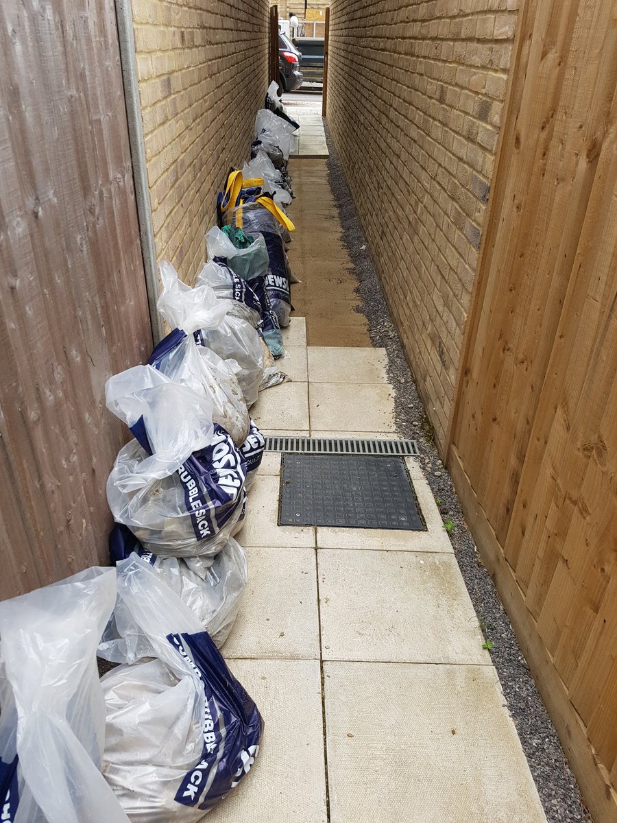 #GreenStreetInitiativeUK  builders waste seperated - off to be #recycled  It's easy with #boxerwasterecycling #rubbishremoval  #NorthWestLondon #millhill