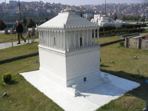Sarah404BC's tweet image. #Mausoleum of #Halicarnassus - Divided between #Bodrum and BM! 

ancient.eu/Mausoleum_at_H…