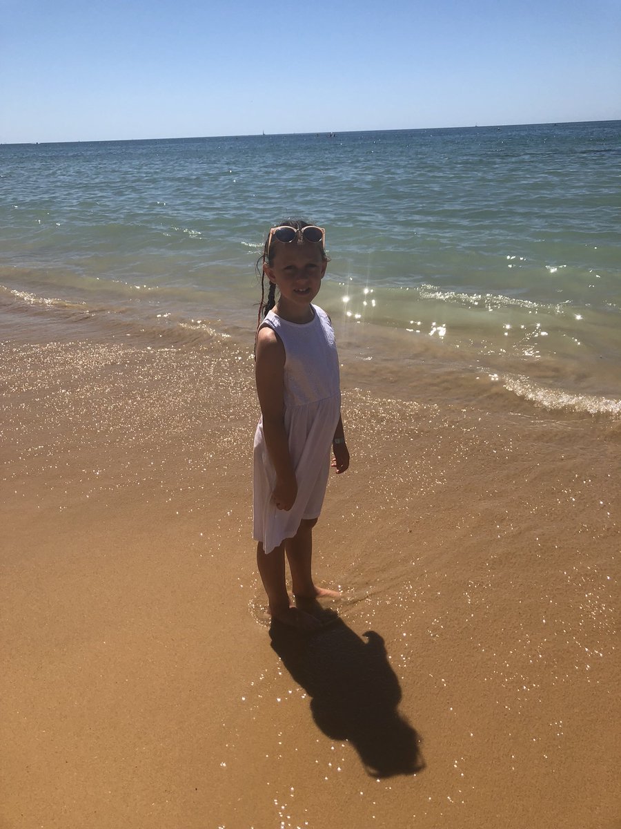 Kellybowman1977's tweet photo. Sophie enjoying the rock formations in the algarve.  @mhpsYear3 #monkhouseontour https://t.co/1s7lpcDr12