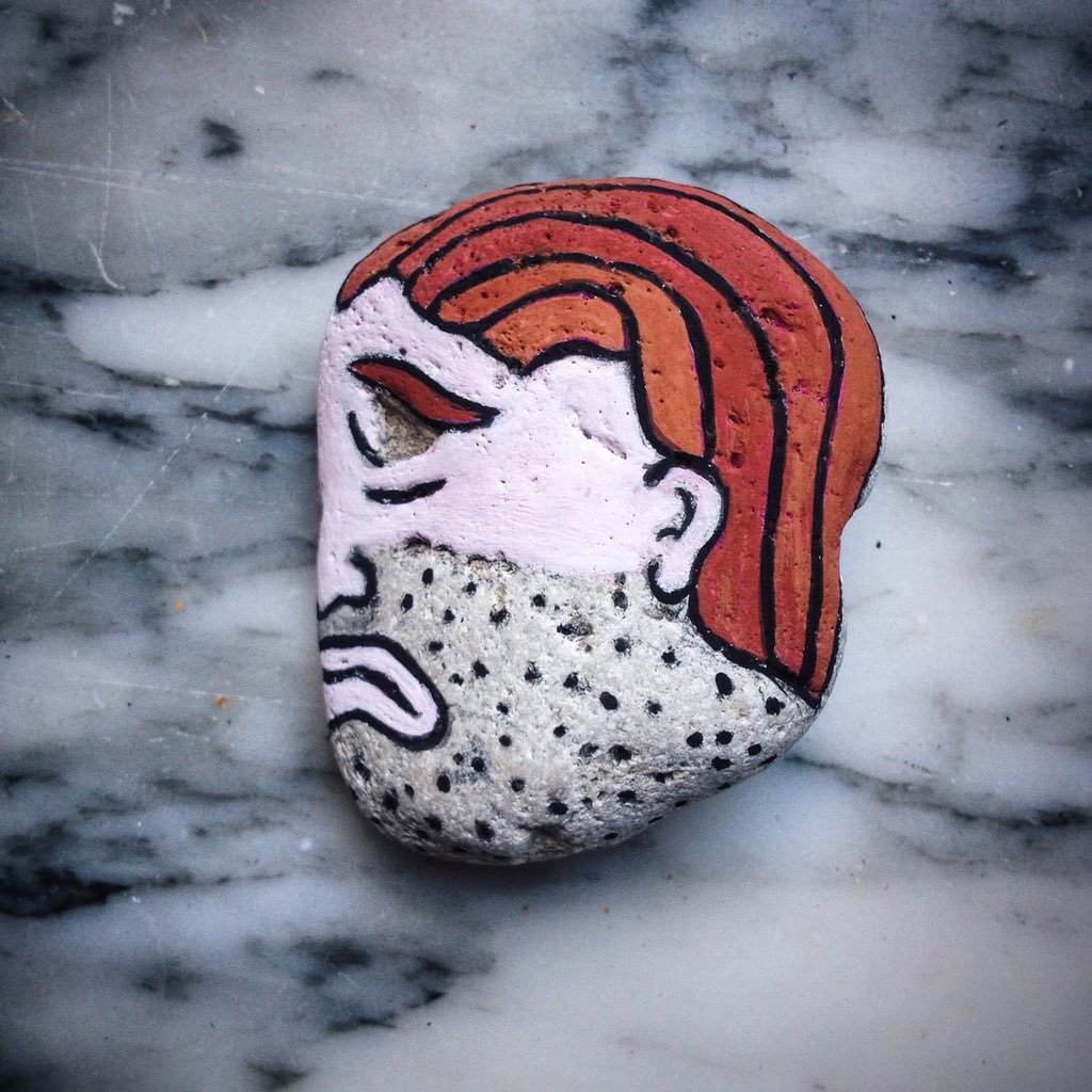 MaxLippolis's tweet photo. I painted this stone because it's a face of mafia clown with broken nose like a boxer.
#stone #painting #clown #boxer #pareidolia #face #facespics #iseefaces #seefaces #faceclub #facesinplaces #faceseverywhere #facehunter #ifoundaface #thingswithfaces #facespotter #facesinthings https://t.co/L1wzWJhtBI